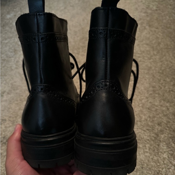 Express Men’s Wingtip Boots - Picture 4 of 5